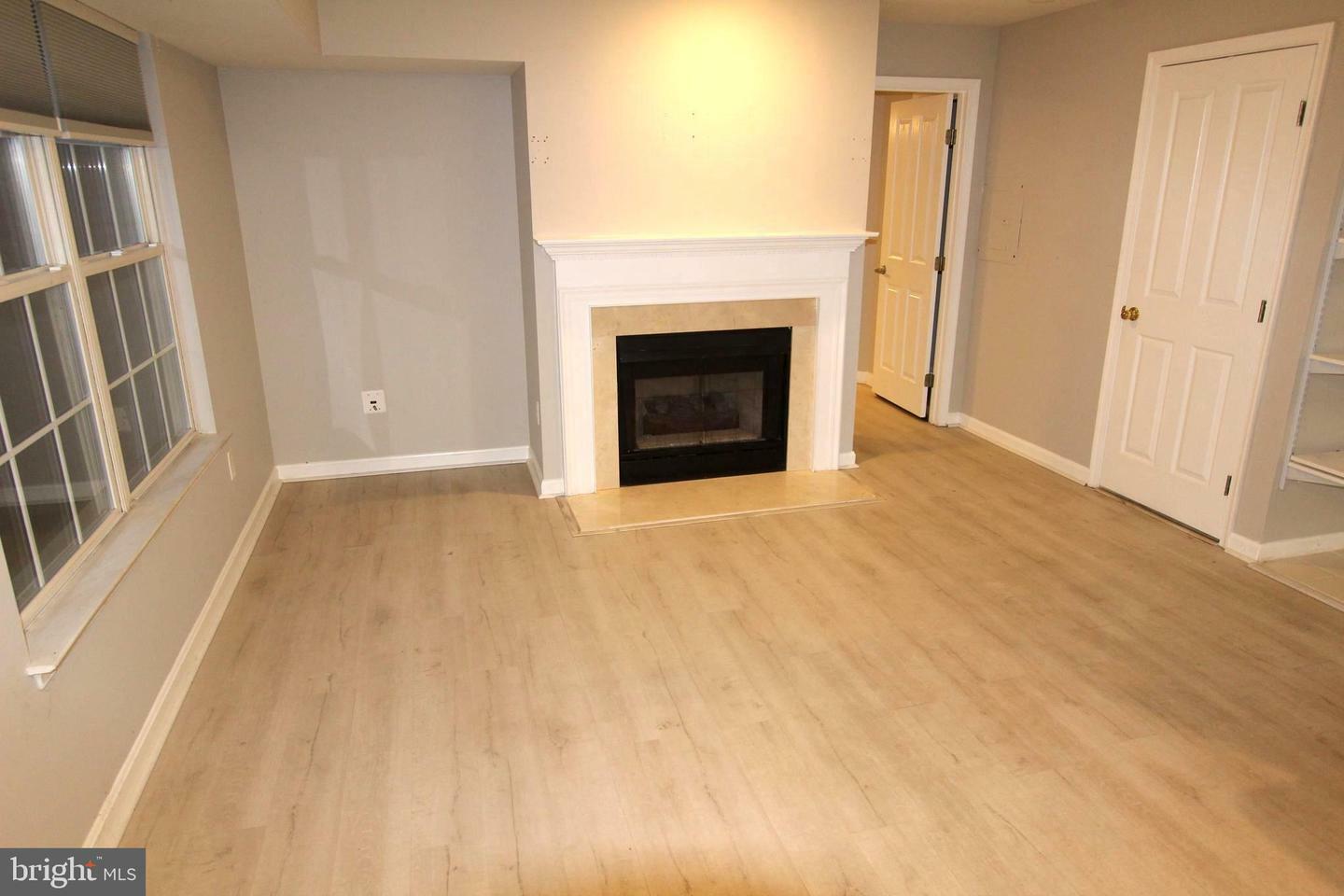 Property Photo: 4130 Monument Court E 201 VA 22033