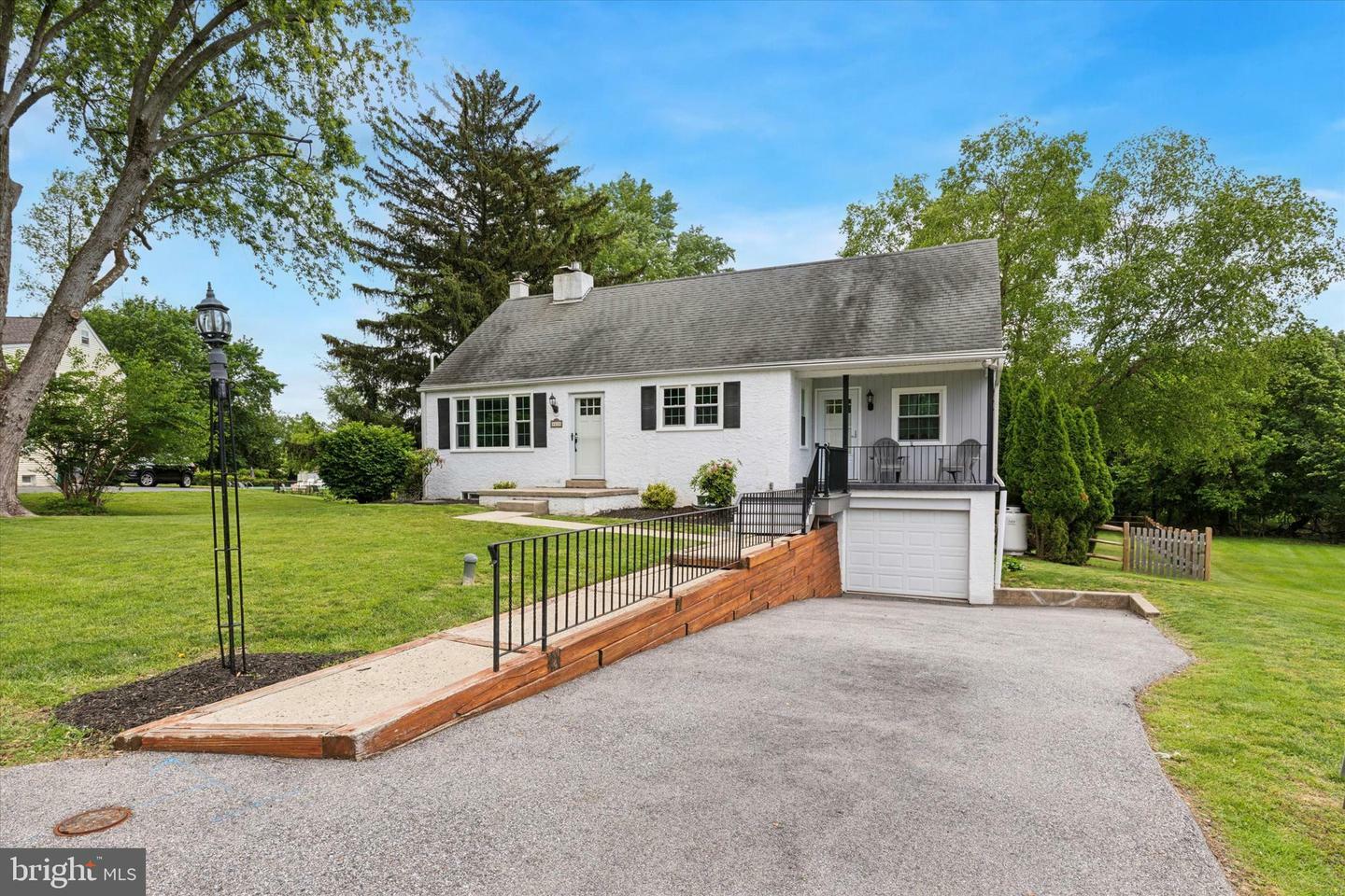 Property Photo: 43 Circle Drive PA 19403