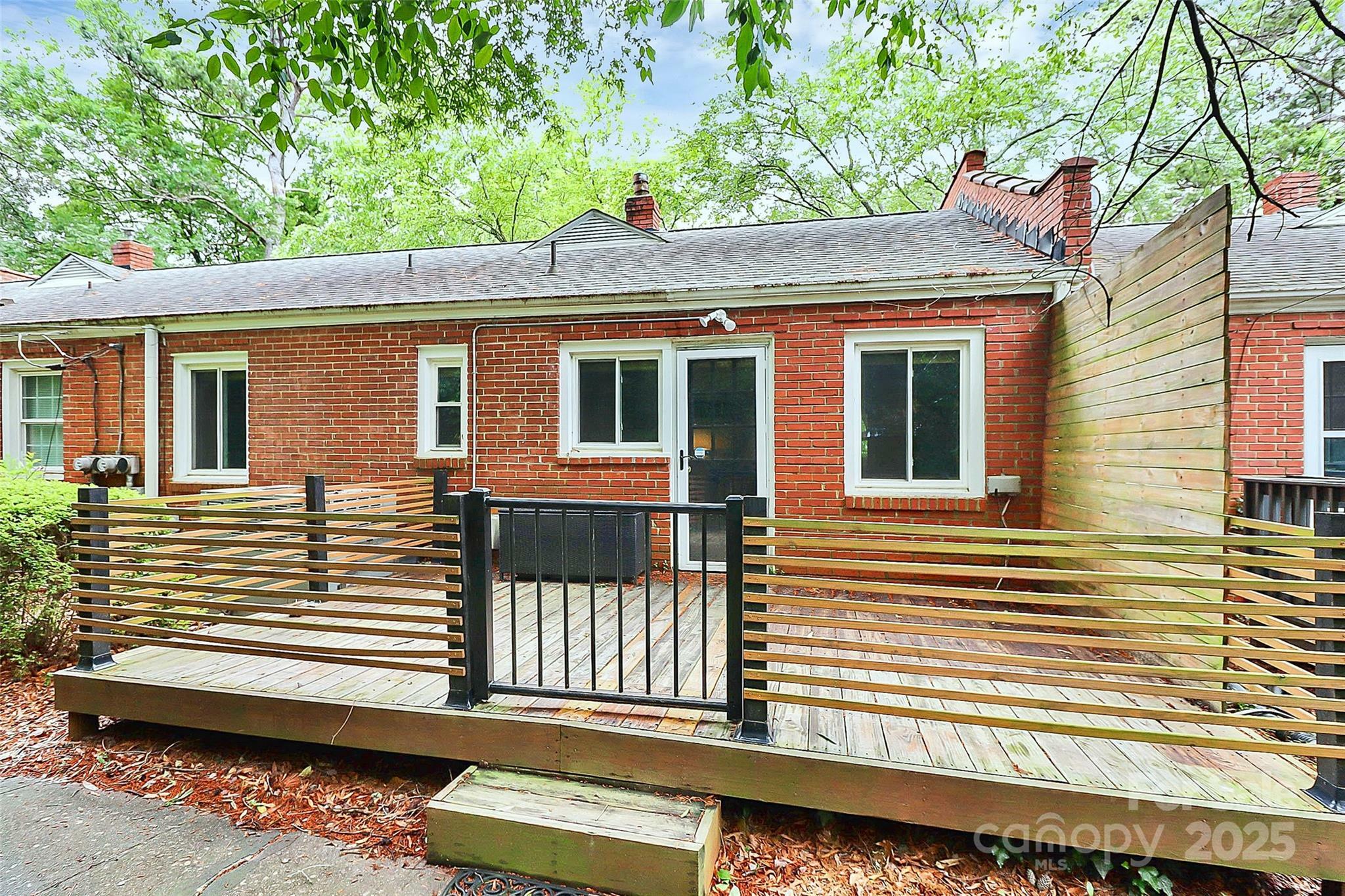 Property Photo: 1809 Jameston Drive NC 28209