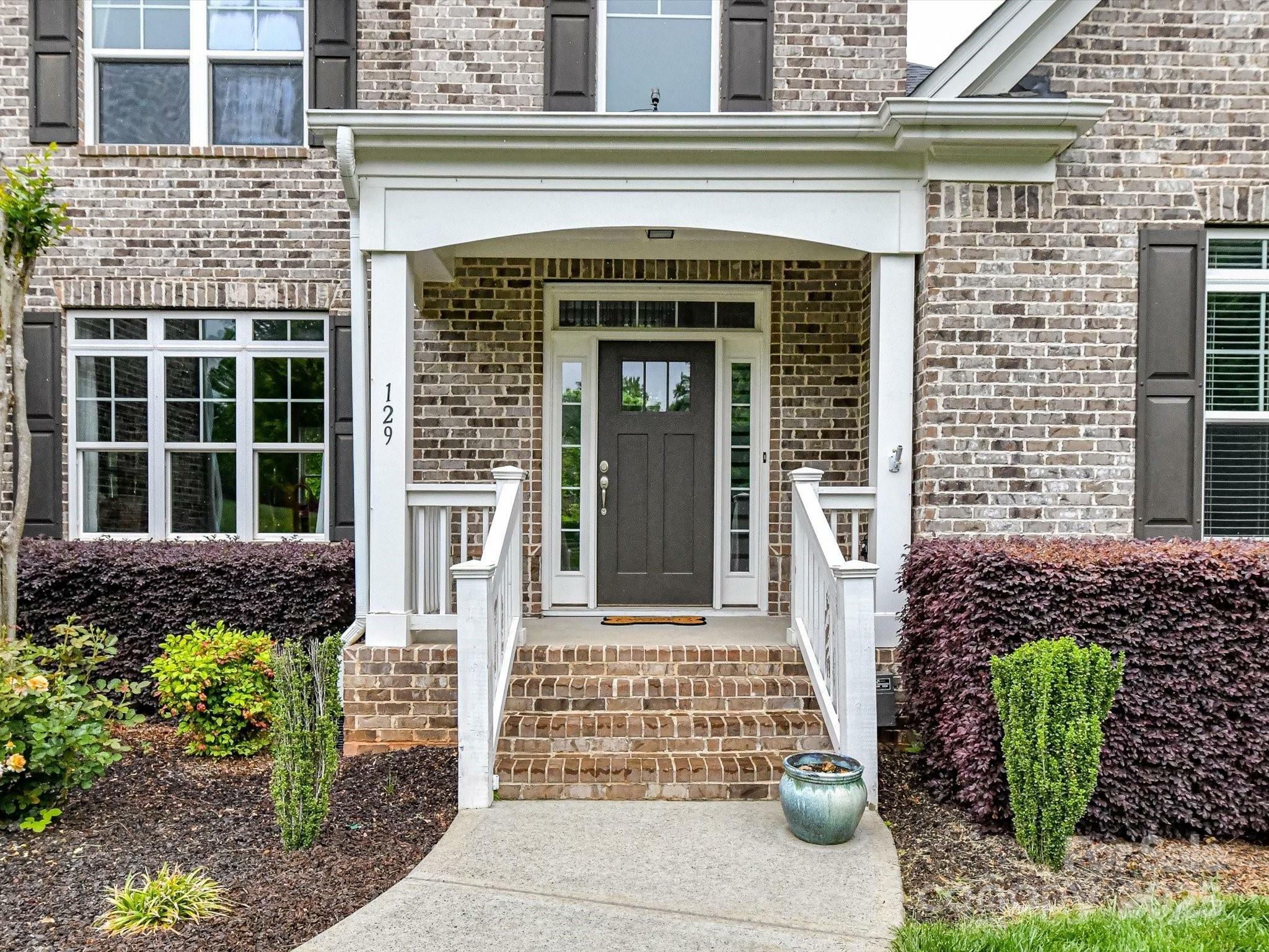 Property Photo: 129 Overlook Ridge Lane NC 28036