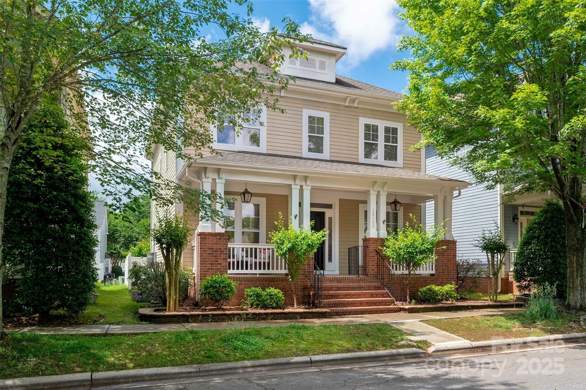 Property Photo: 10102 Tolleson Avenue NC 28277