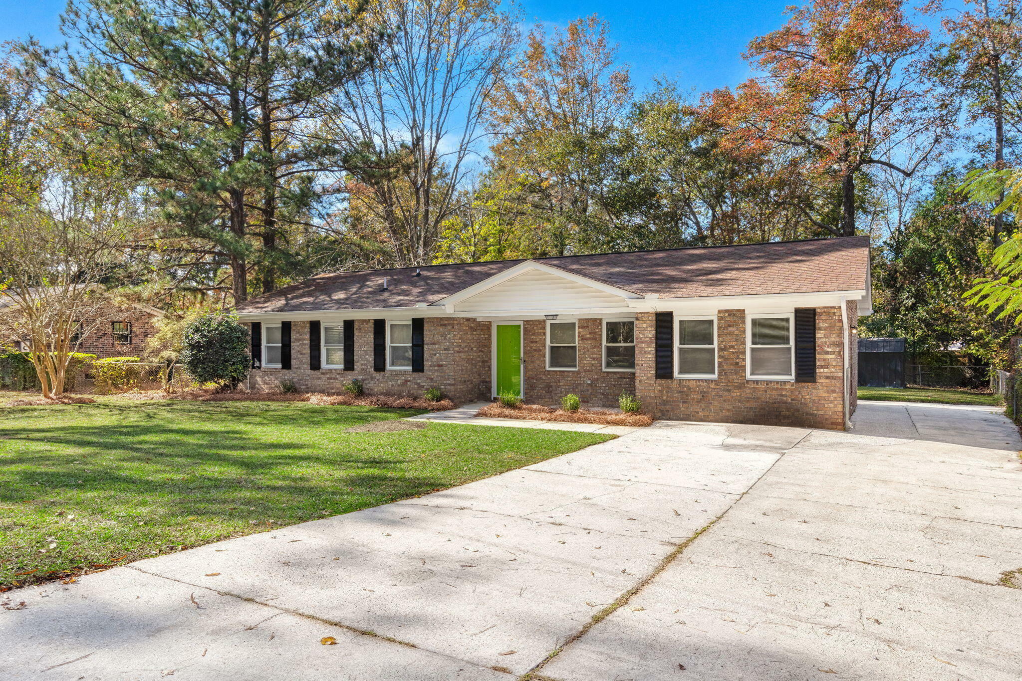 Property Photo: 205 Owens Drive SC 29485