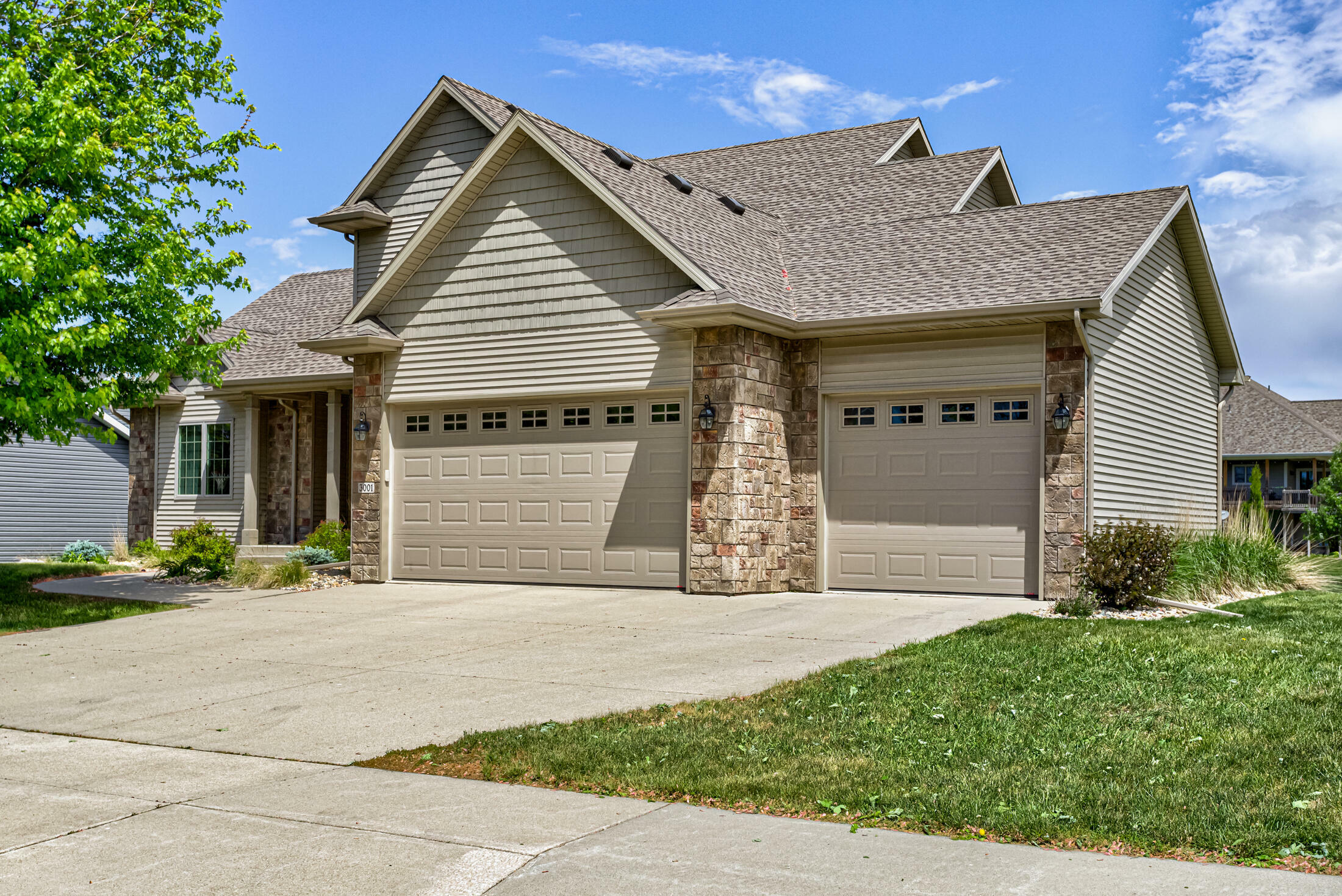 Property Photo: 3001 Harrison Road IA 50010
