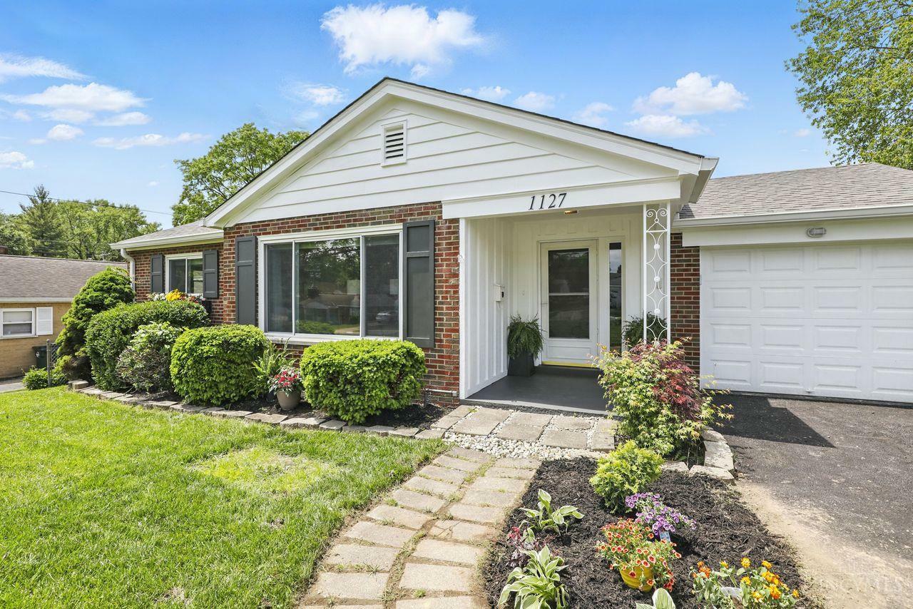 Property Photo: 1127 Alnetta Drive OH 45230