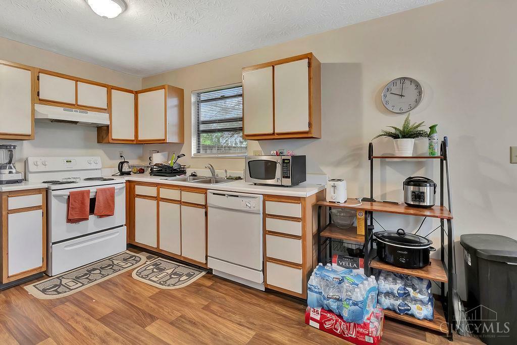Property Photo:  7956 Bobtail Court  OH 45069 