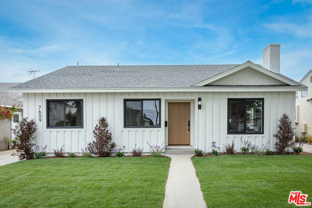 7609 Alverstone Ave  Los Angeles CA 90045 photo