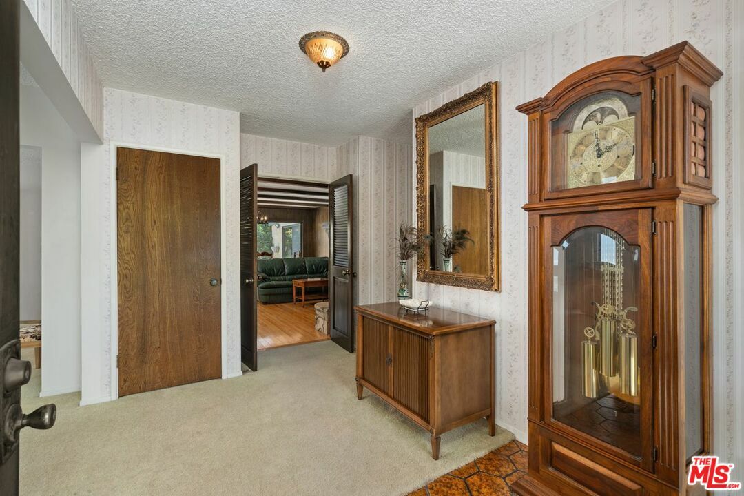 Property Photo: 627 17th St CA 90402