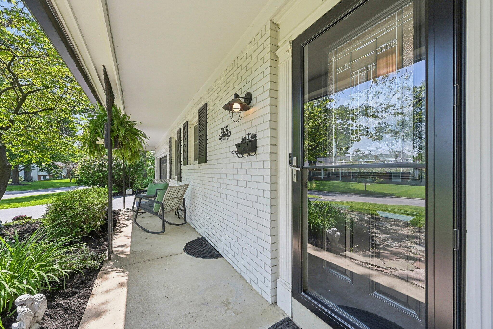Property Photo: 3325 Westbury Drive OH 43221