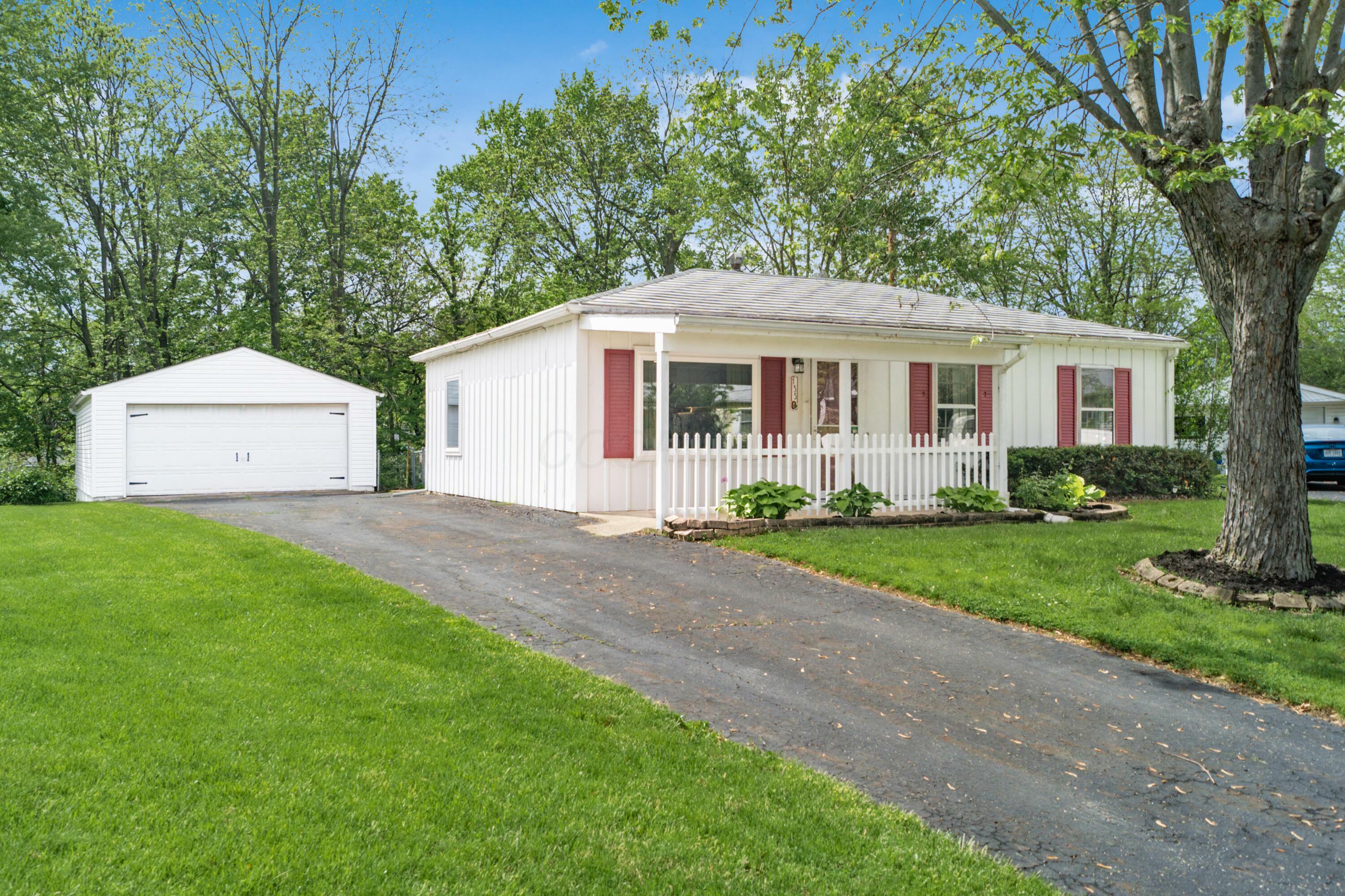 Property Photo: 135 Ridgeview Court OH 43031