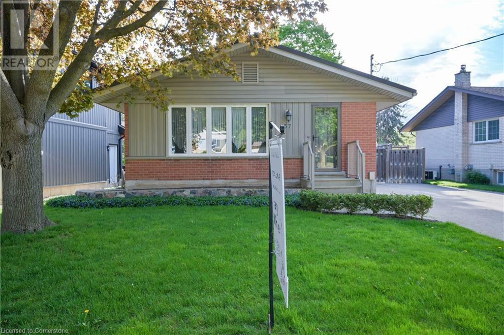Property Photo: 67 Ruskview Road ON N2M 4S1