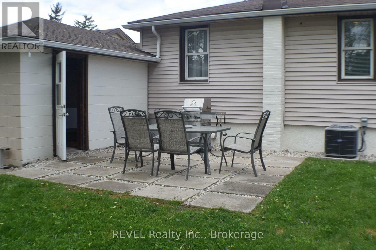 Property Photo: 5820 Keith Street ON L2J 1J9