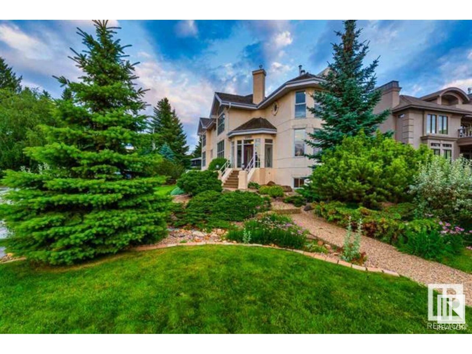 Photo de la propriété: 9045 Saskatchewan Dr NW AB T6G 2B2