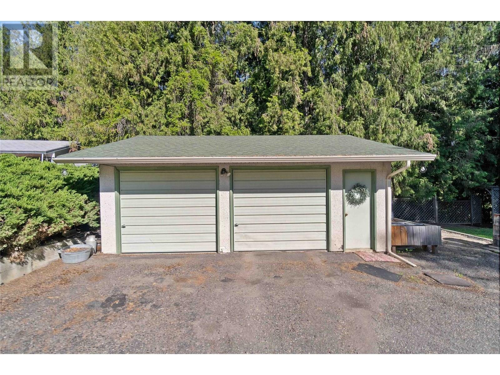 Photo de la propriété: 2829 Caen Road BC V0E 2W0