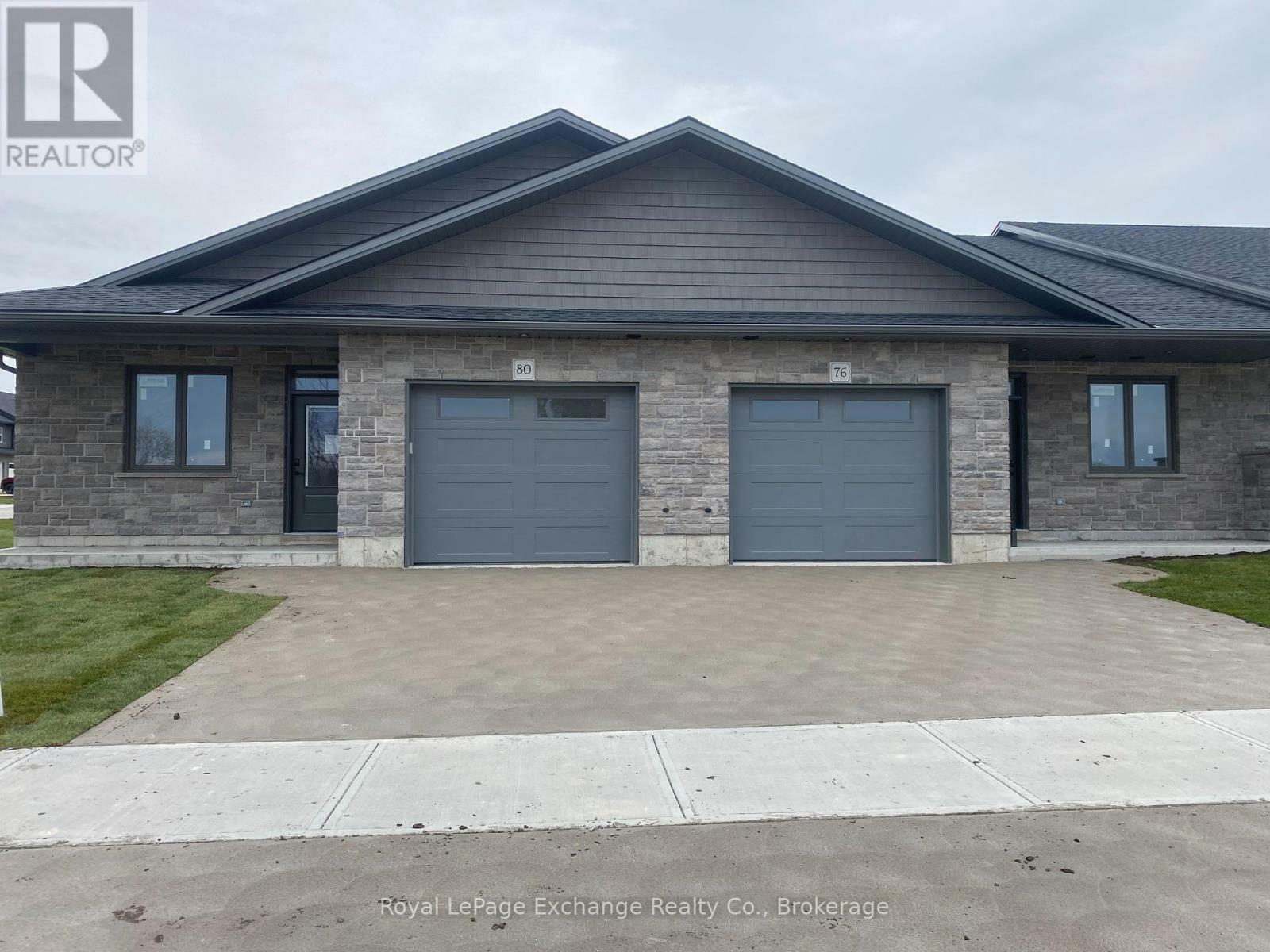 Property Photo: 72 Mercedes Crescent West ON N2Z 1G8