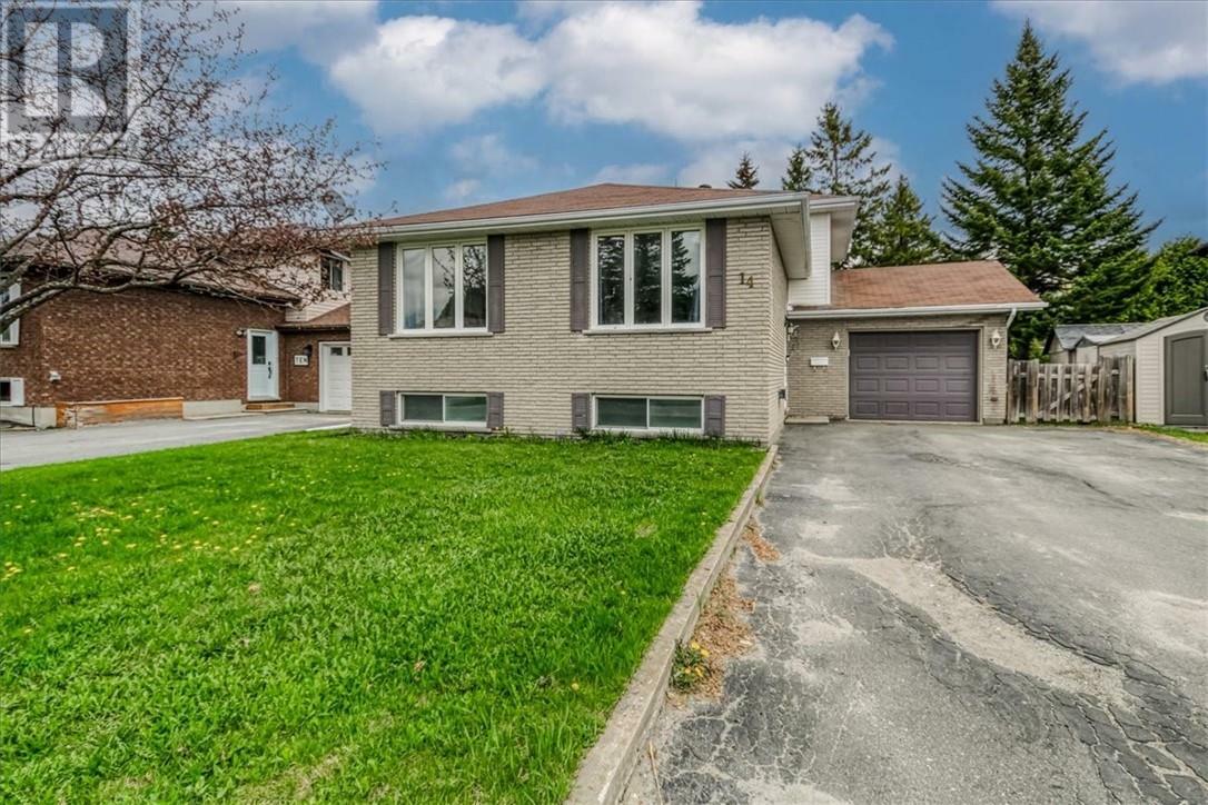 Photo de la propriété: 14 Chantal Crescent ON P3L 1B6