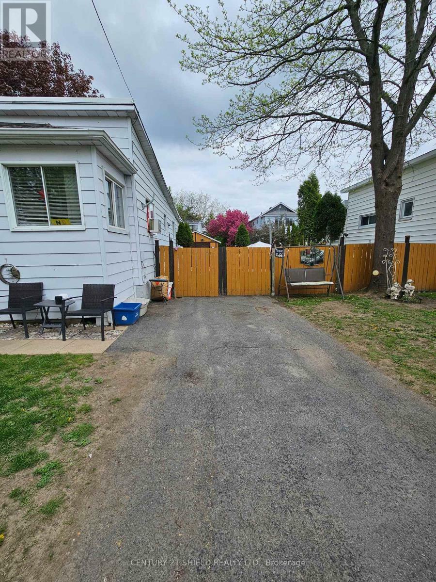 Property Photo: 329 Belmont Street ON K6H 4Z7