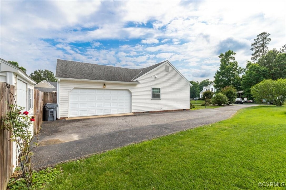 Property Photo: 4907 Misty Spring Drive VA 23112