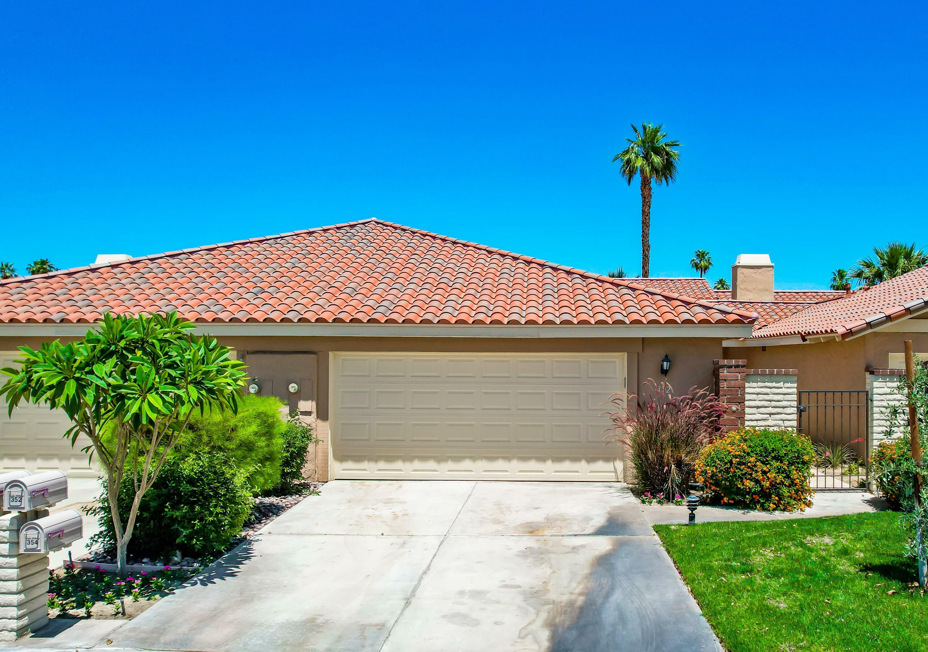 Property Photo: 352 Villena Way CA 92260