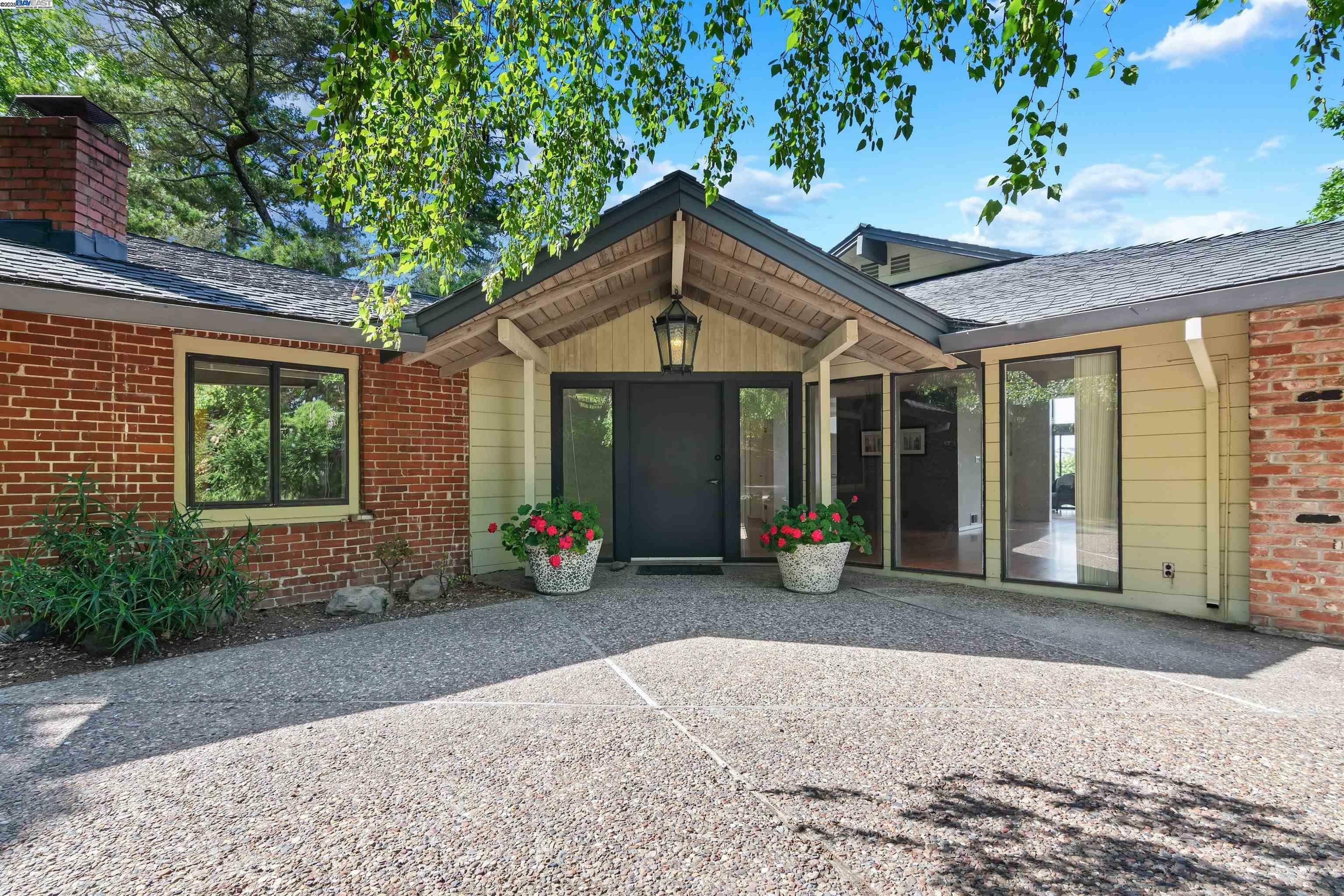 26 Marston Rd  Orinda CA 94563 photo