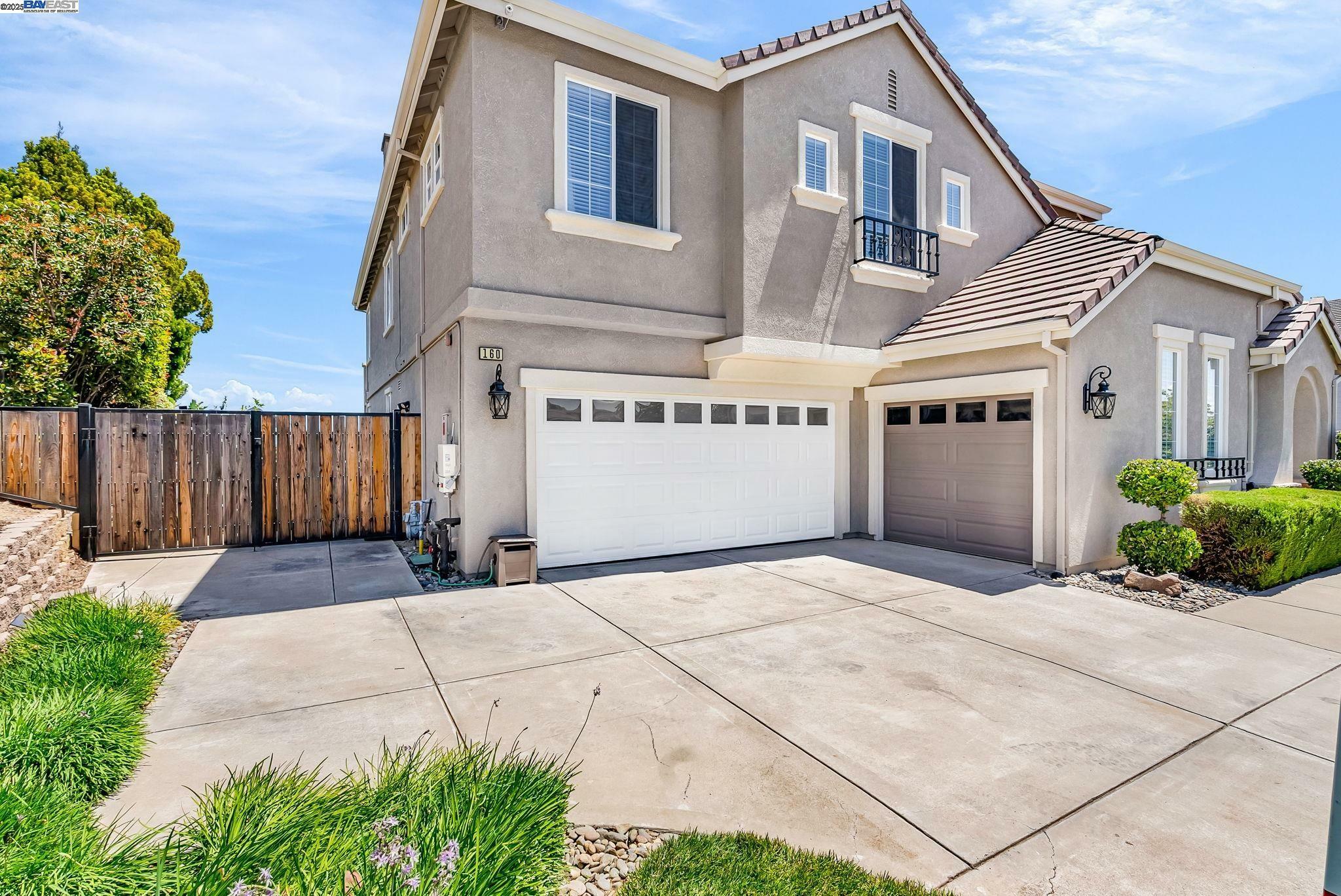 Property Photo: 160 E Country Club Dr CA 94513