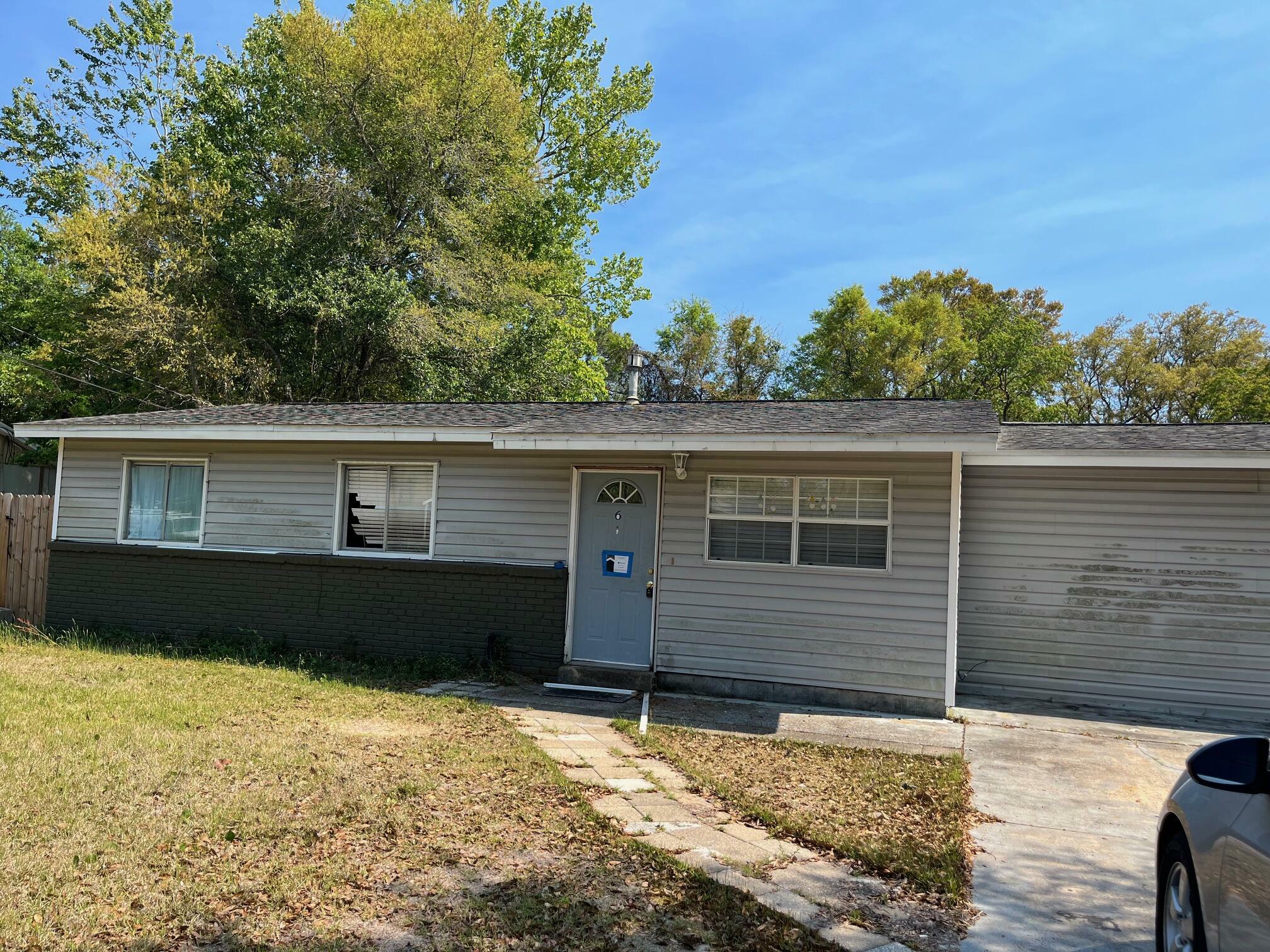 Property Photo: 6 Kohler Drive FL 32569