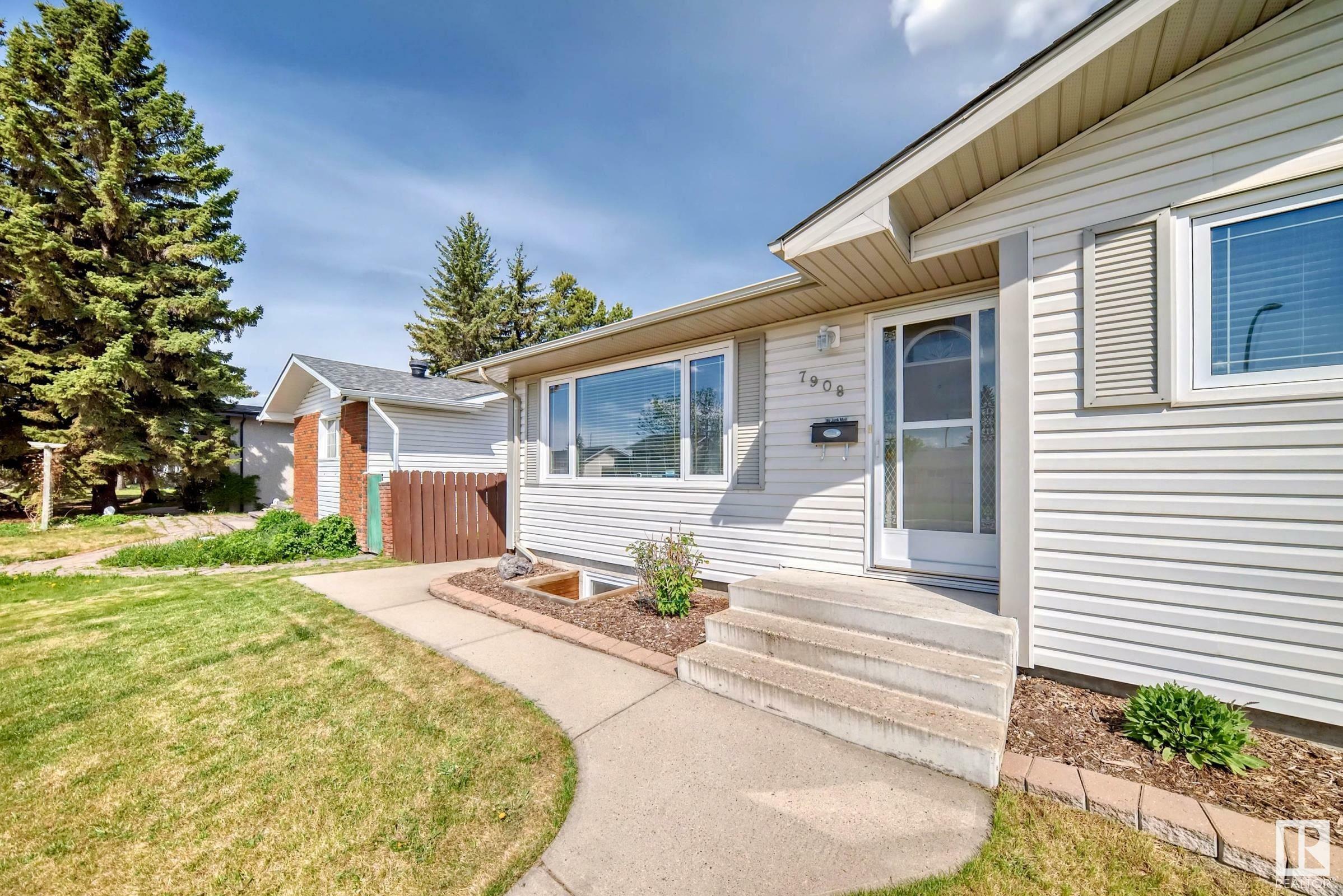 Property Photo: 7908 130A Avenue NW AB T5C 1Z4