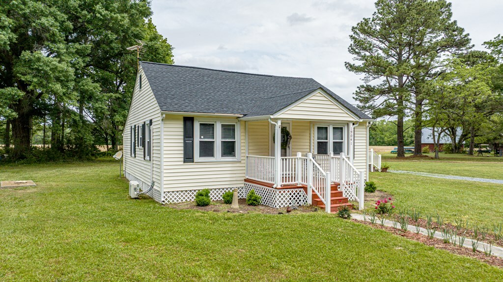 Property Photo: 19041 Plantation Rd VA 23417