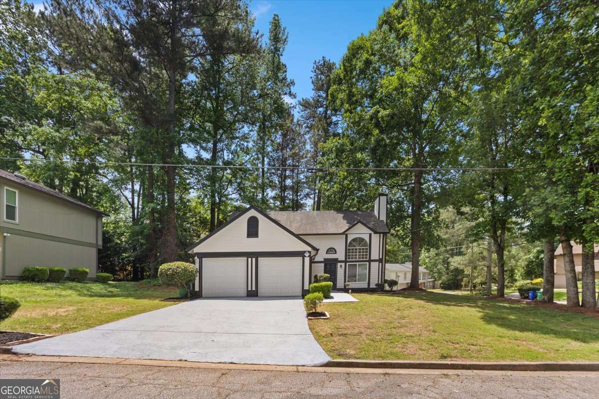 Property Photo: 5383 Biffle Way GA 30088