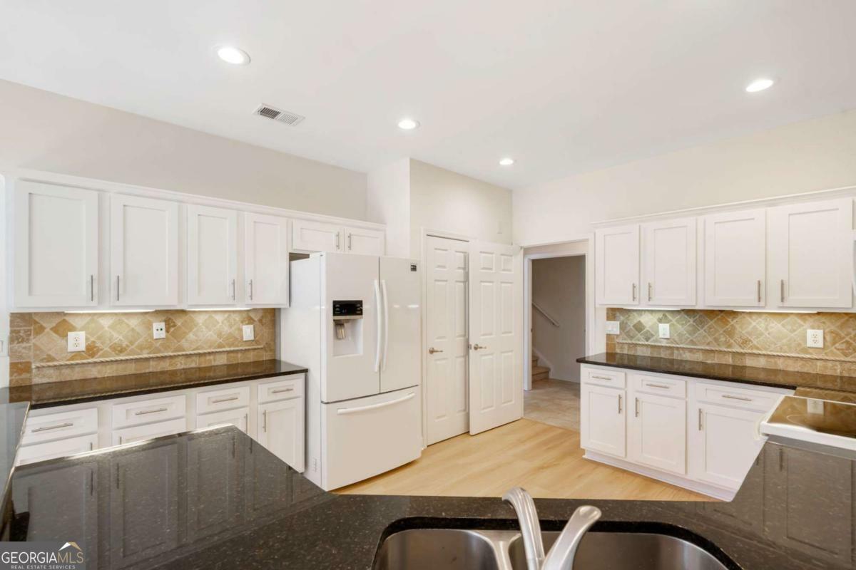 Property Photo: 2561 Grapevine Circle 104 GA 30041