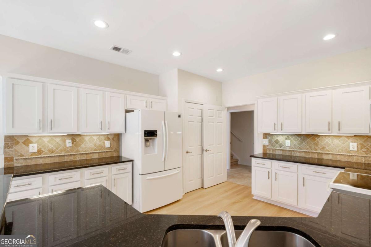 Property Photo: 2561 Grapevine Circle 104 GA 30041