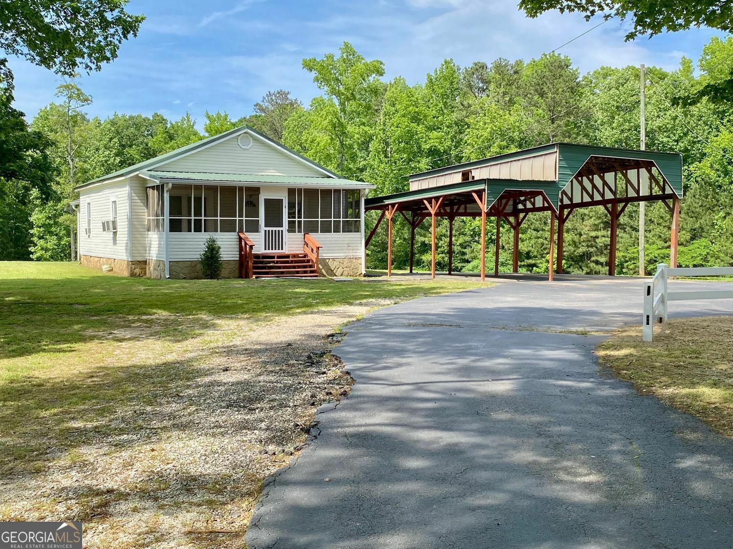 Property Photo: 505 Sandhill Hickory Level Road GA 30116