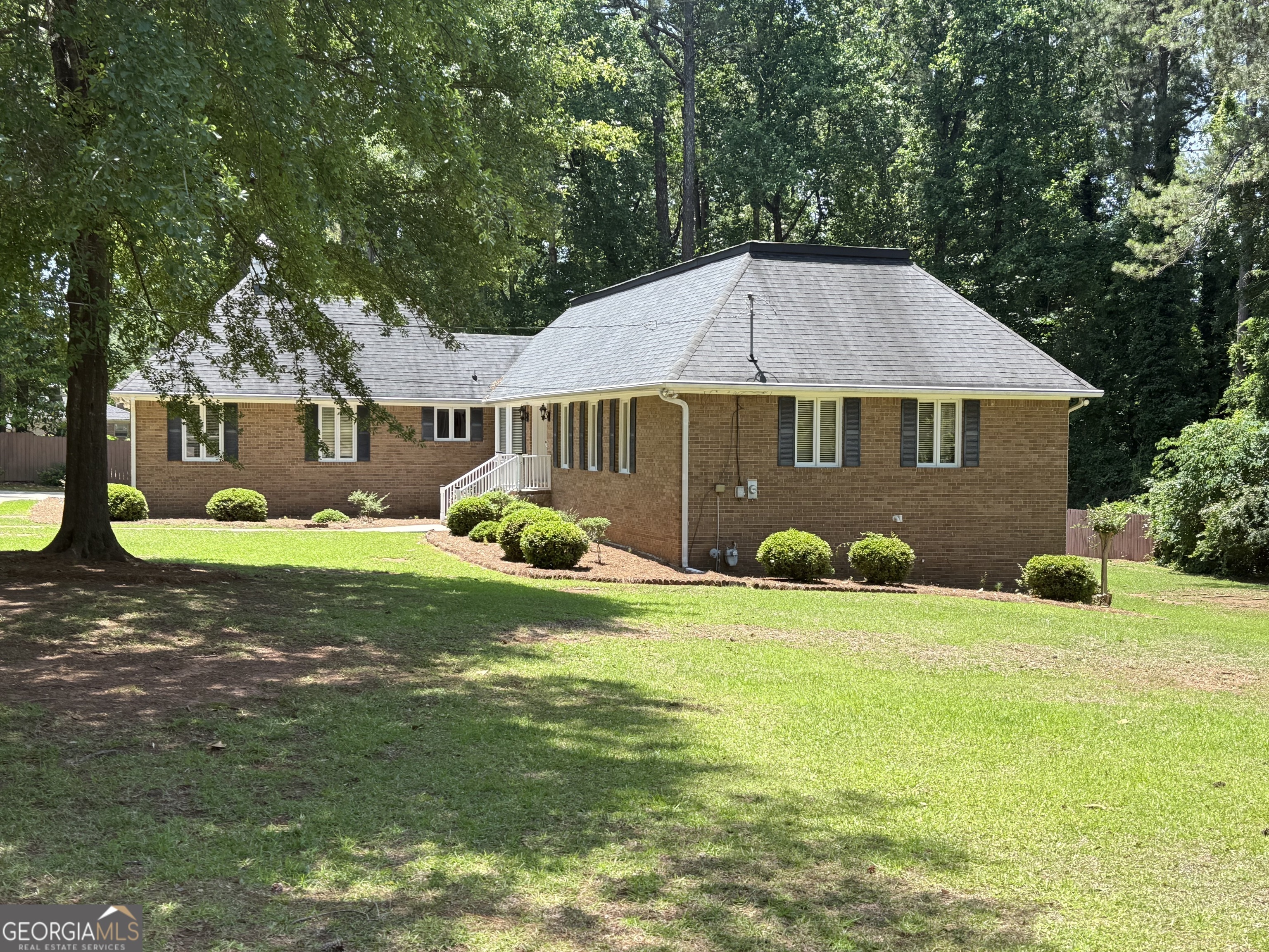 Property Photo: 711 Camellia Drive GA 30240