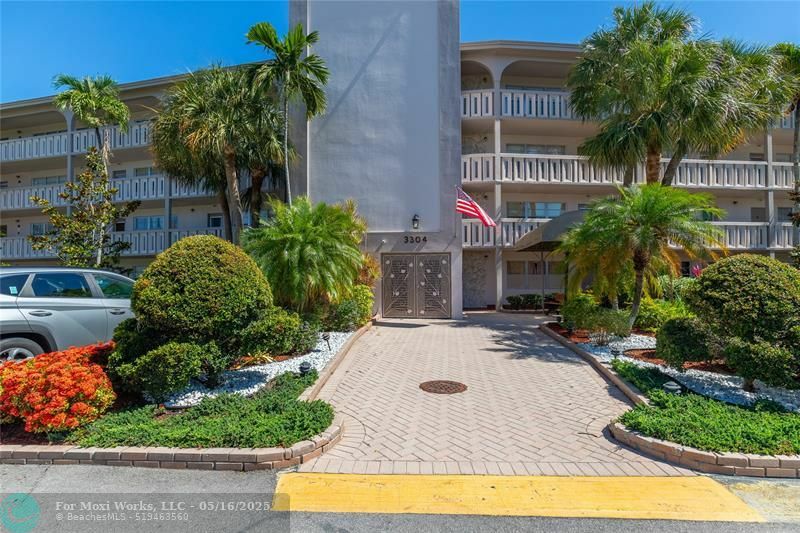 Property Photo: 3304 Aruba Way L3 FL 33066