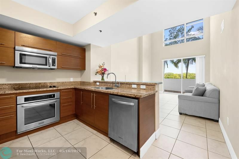 2641 N Flamingo Rd Th7  Fort Lauderdale FL 33323 photo