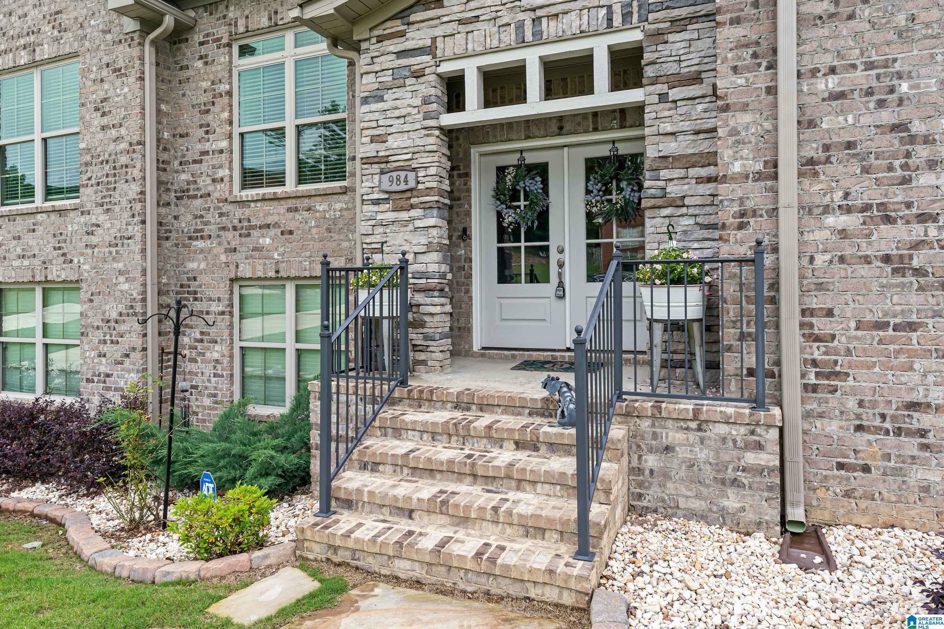 Property Photo: 984 Knobloch Lane AL 35004