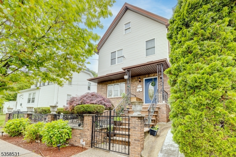 Property Photo: 393 Hamilton St NJ 07065