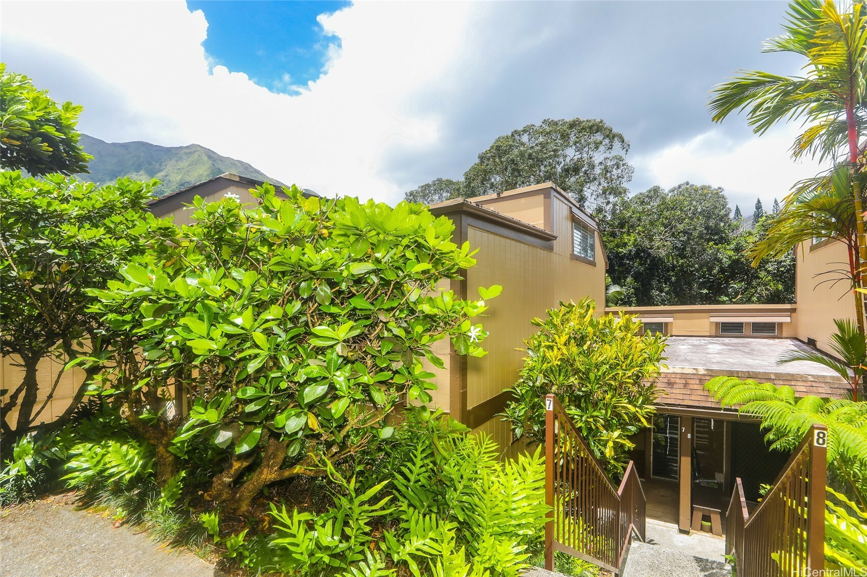 Property Photo:  47-6827 Hui Kelu Street 6707  HI 96744 
