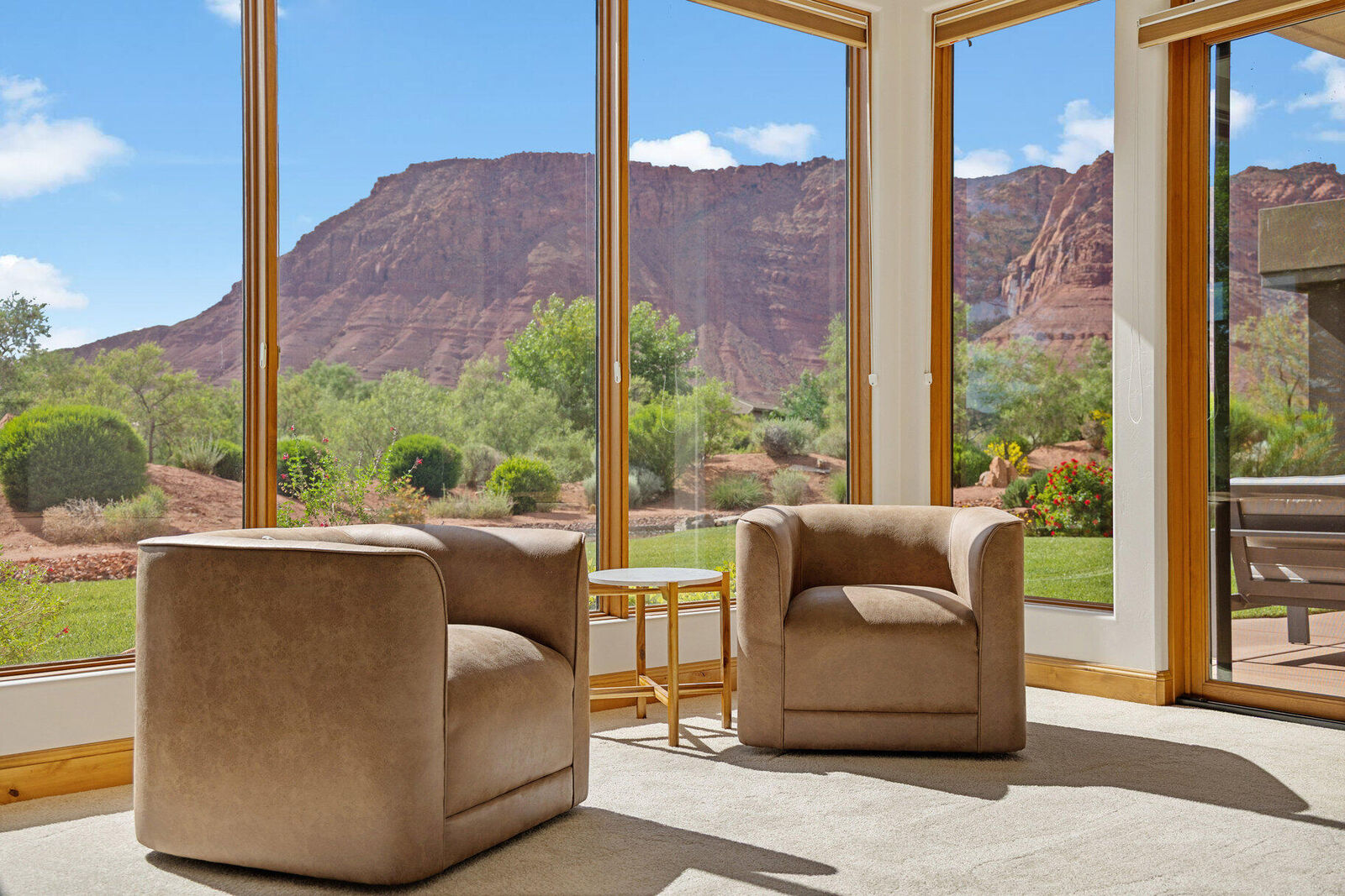 Property Photo:  
