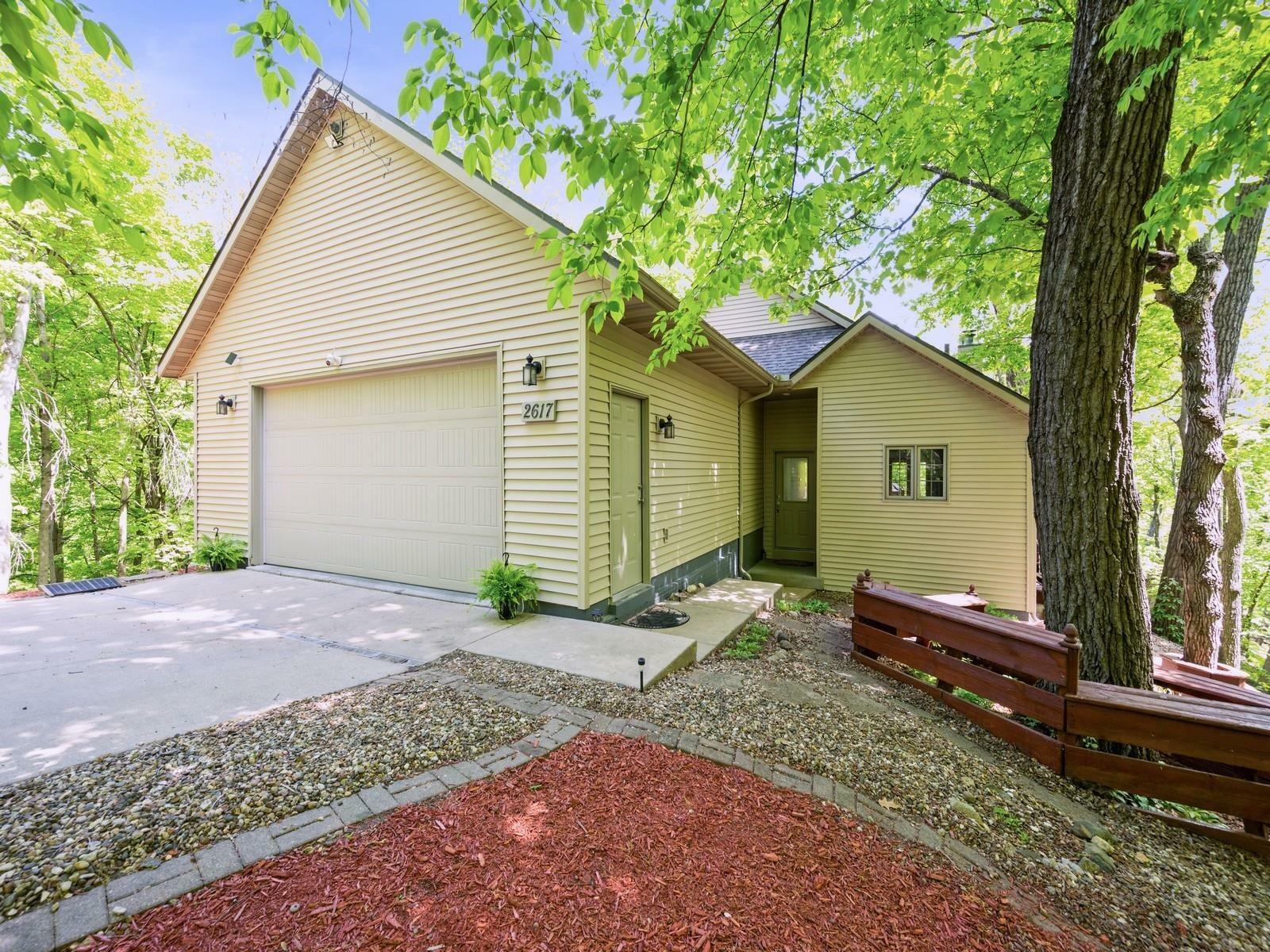 Property Photo:  2617 Rainier Court  IA 52402 
