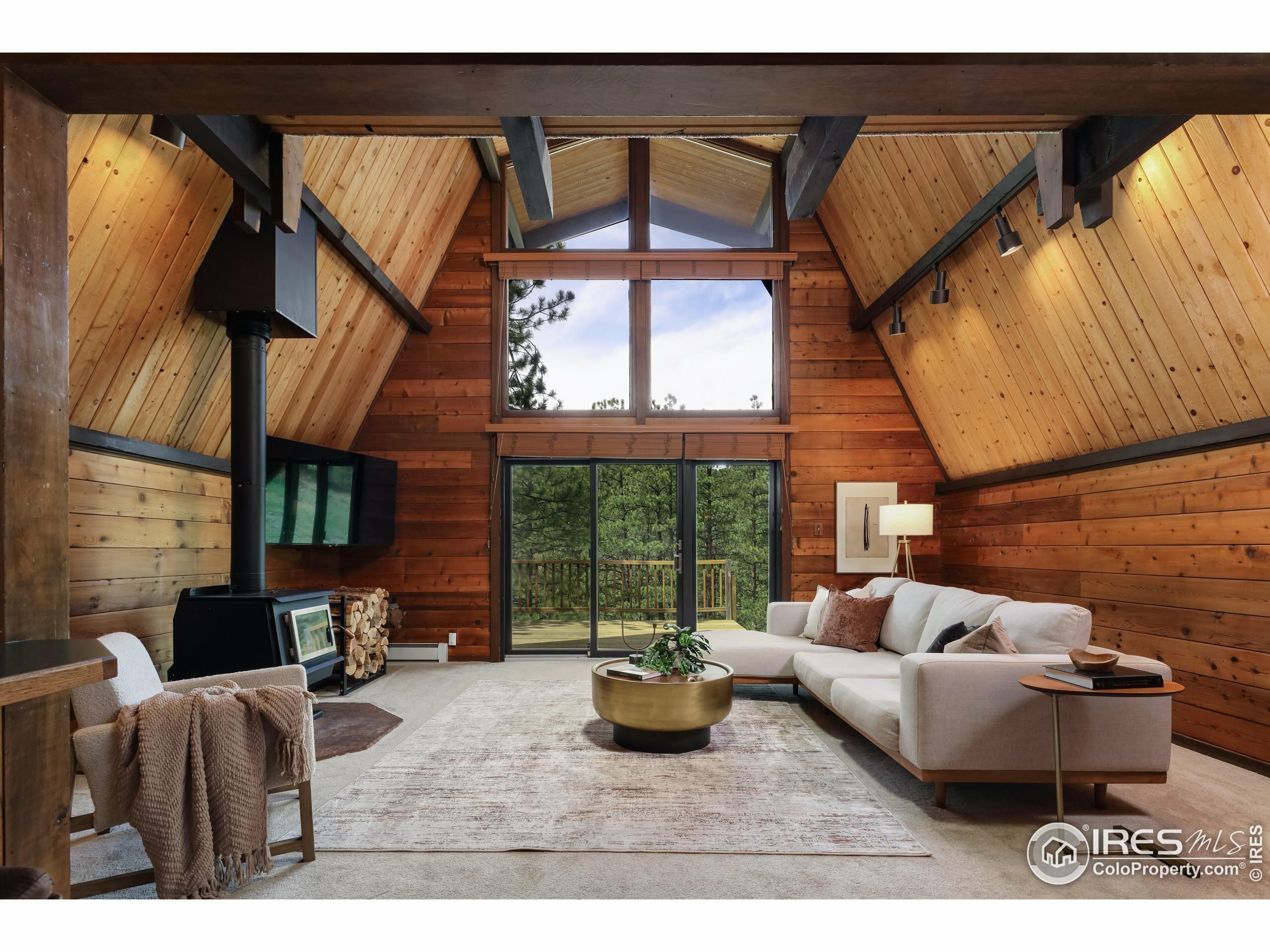 Property Photo: 604 Bow Mountain Rd CO 80304
