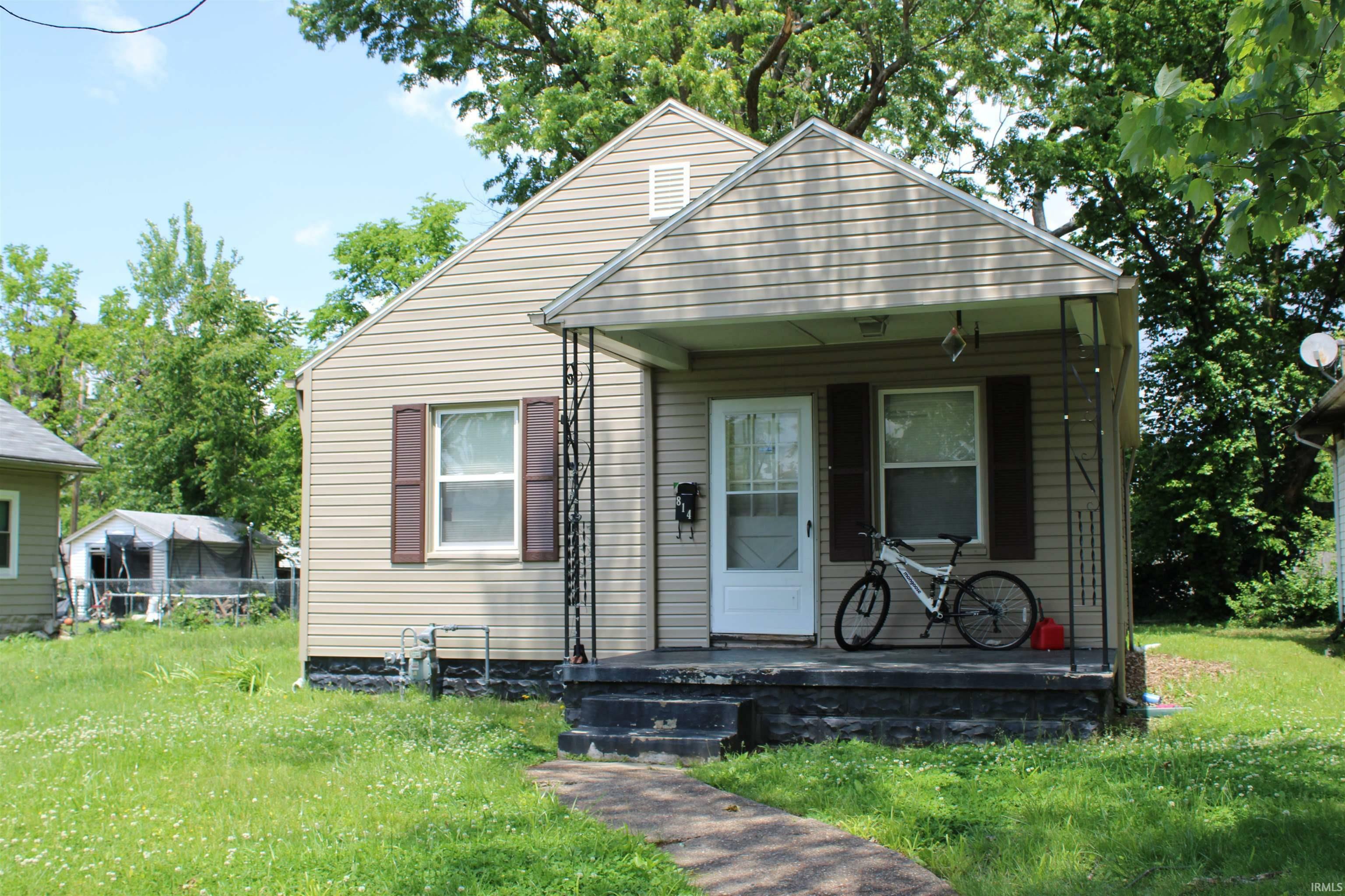 Property Photo: 814 Taylor Avenue IN 47713-2672