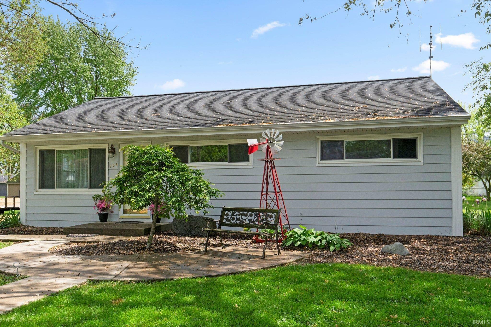 Property Photo: 306 Parkway Street IN 46711