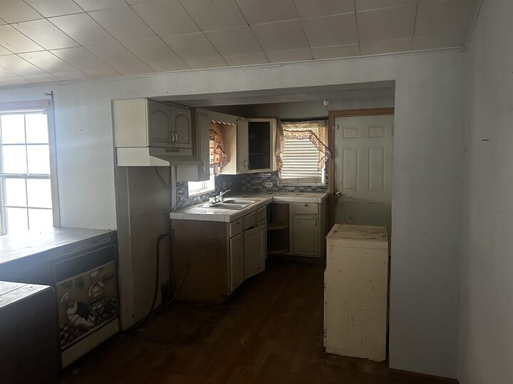Property Photo:  405 W College St  TX 75633 