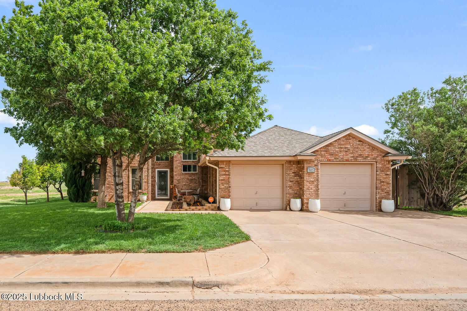 Property Photo: 302 N 7th Street TX 79382