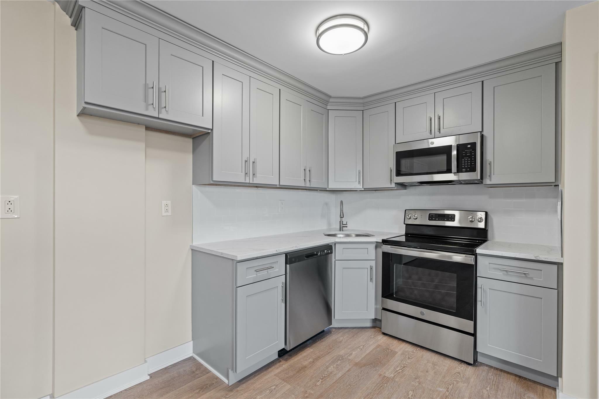 Property Photo: 135 Wakefield Avenue 402 NY 10704
