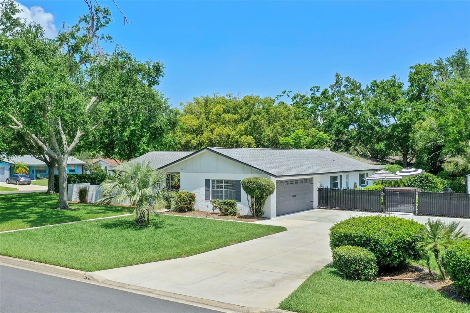 Property Photo: 711 Valencia Court FL 34787