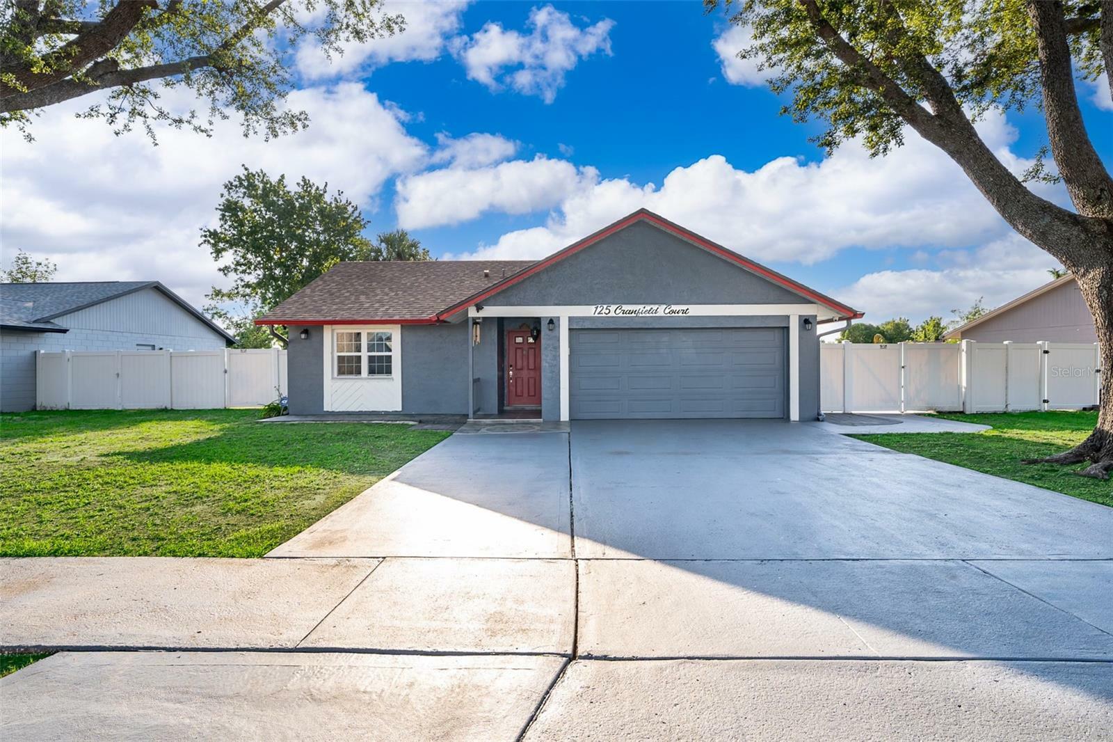 Property Photo: 125 Cranfield Court FL 32835