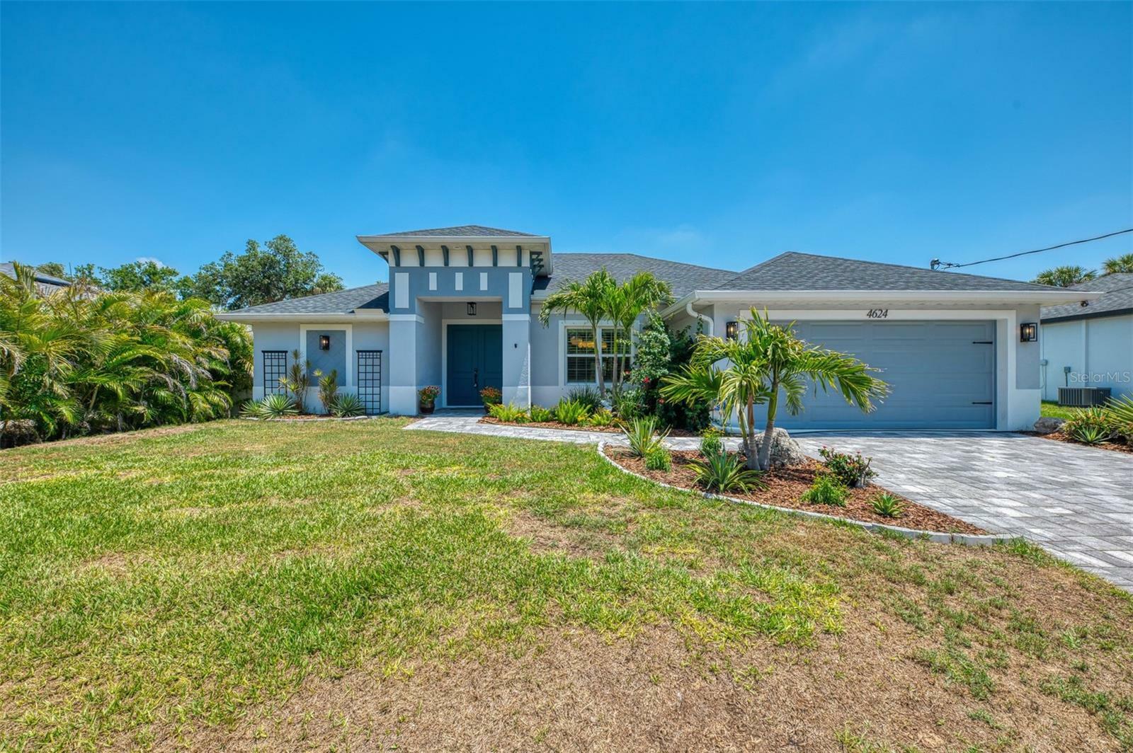 Property Photo: 4624 Caribou Avenue FL 34287