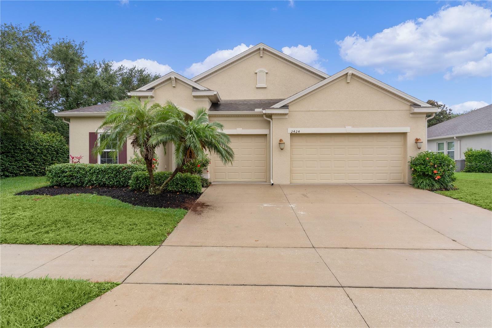 Property Photo: 2424 Plumadore Drive FL 32735