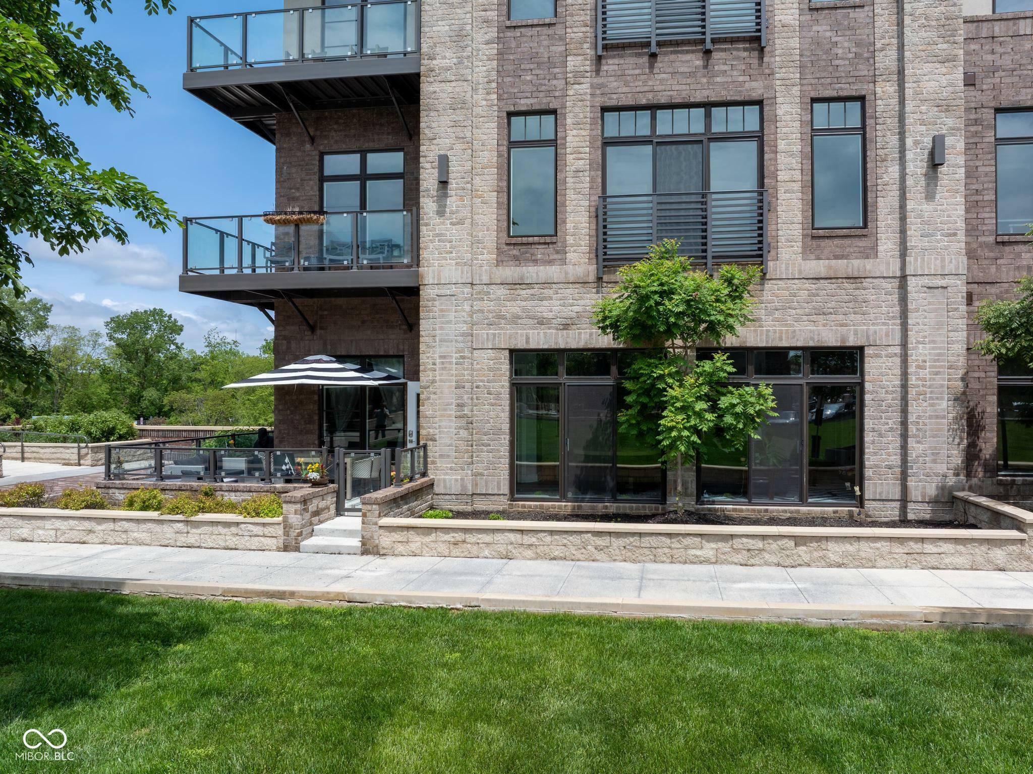 Property Photo: 15 W Executive Drive 101 IN 46032